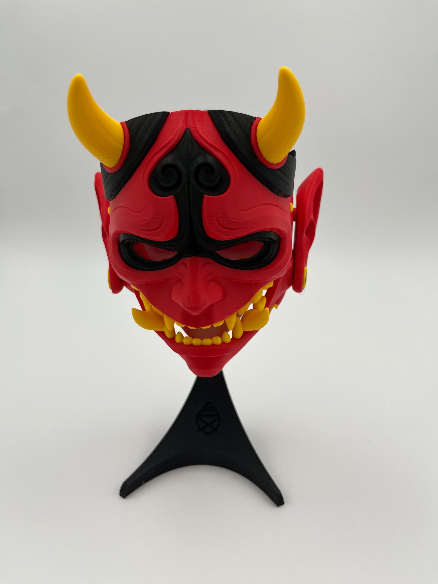 Oni_no_Geisha – Modular Mask Display (Wall or Tabletop)