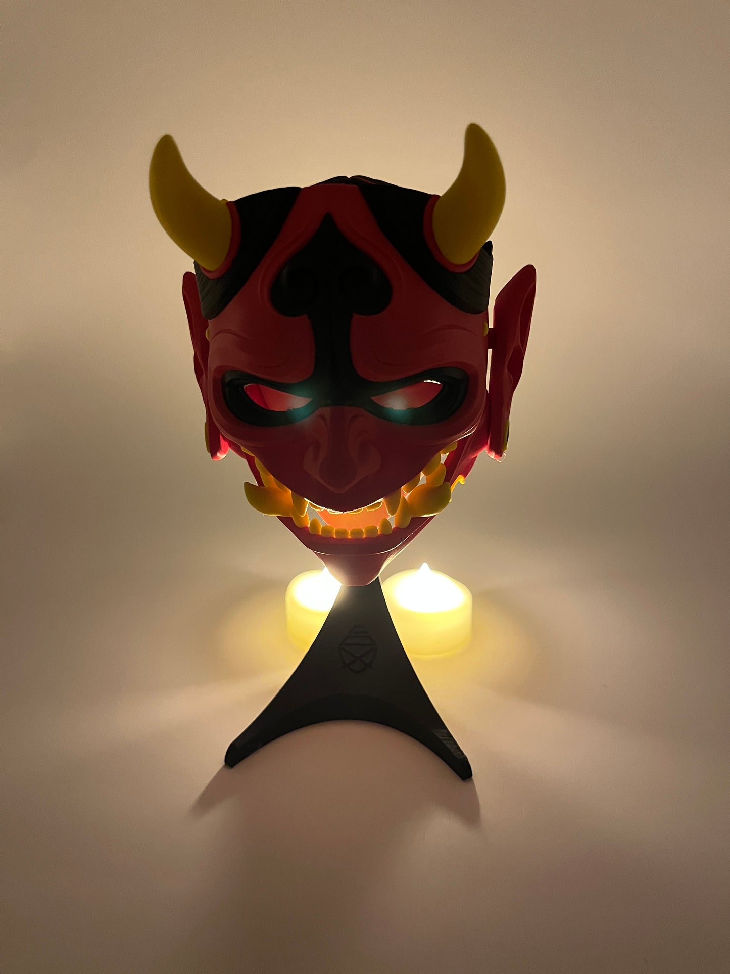 Oni_no_Geisha – Modular Mask Display (Wall or Tabletop)