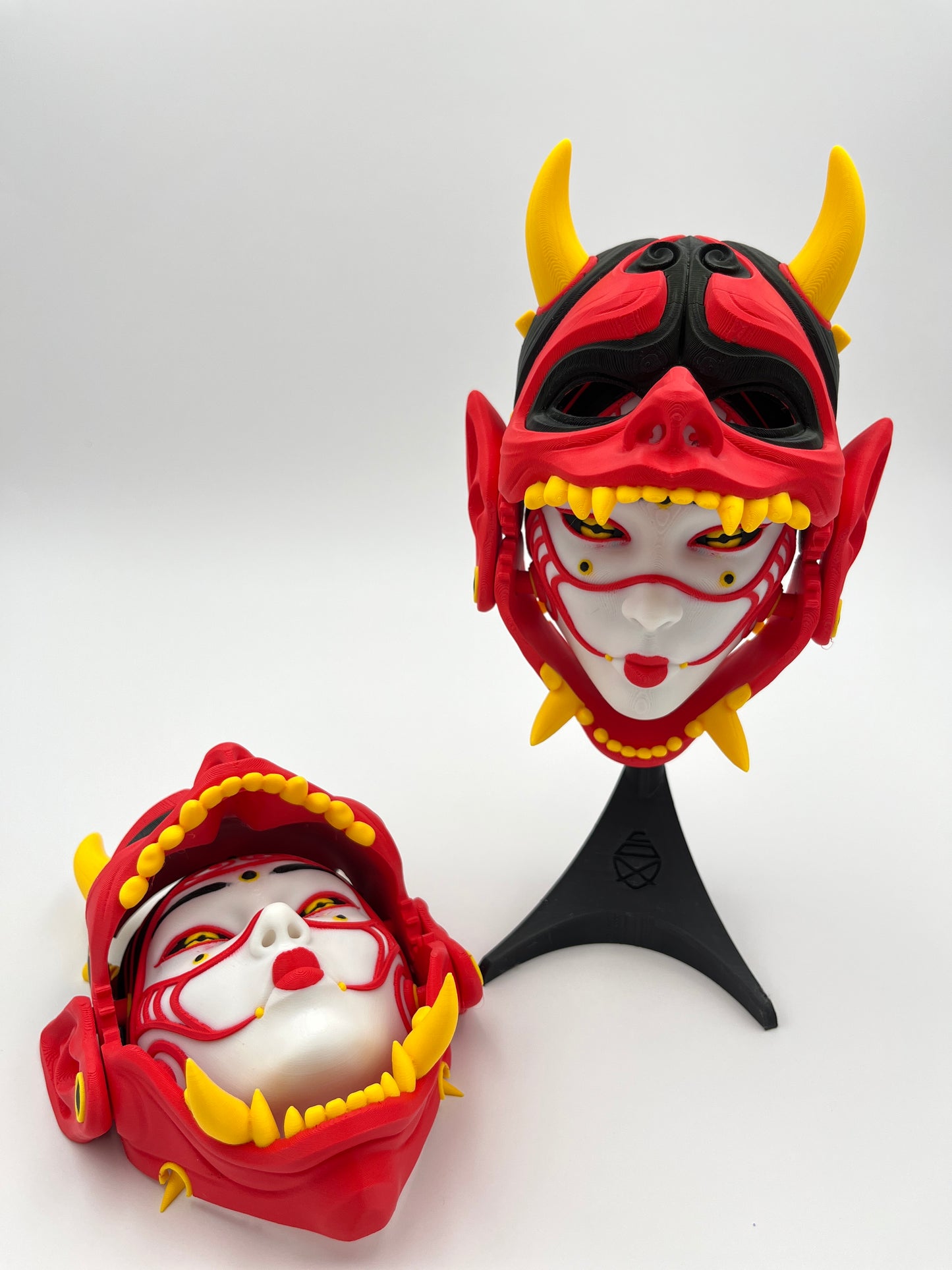 Oni_no_Geisha – Modular Mask Display (Wall or Tabletop)