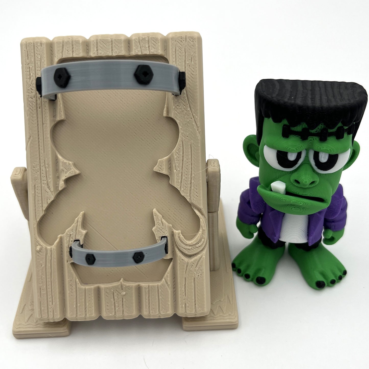 Cute Frankenstein with Lab Table Diorama – Creepy-Cute Desk Display