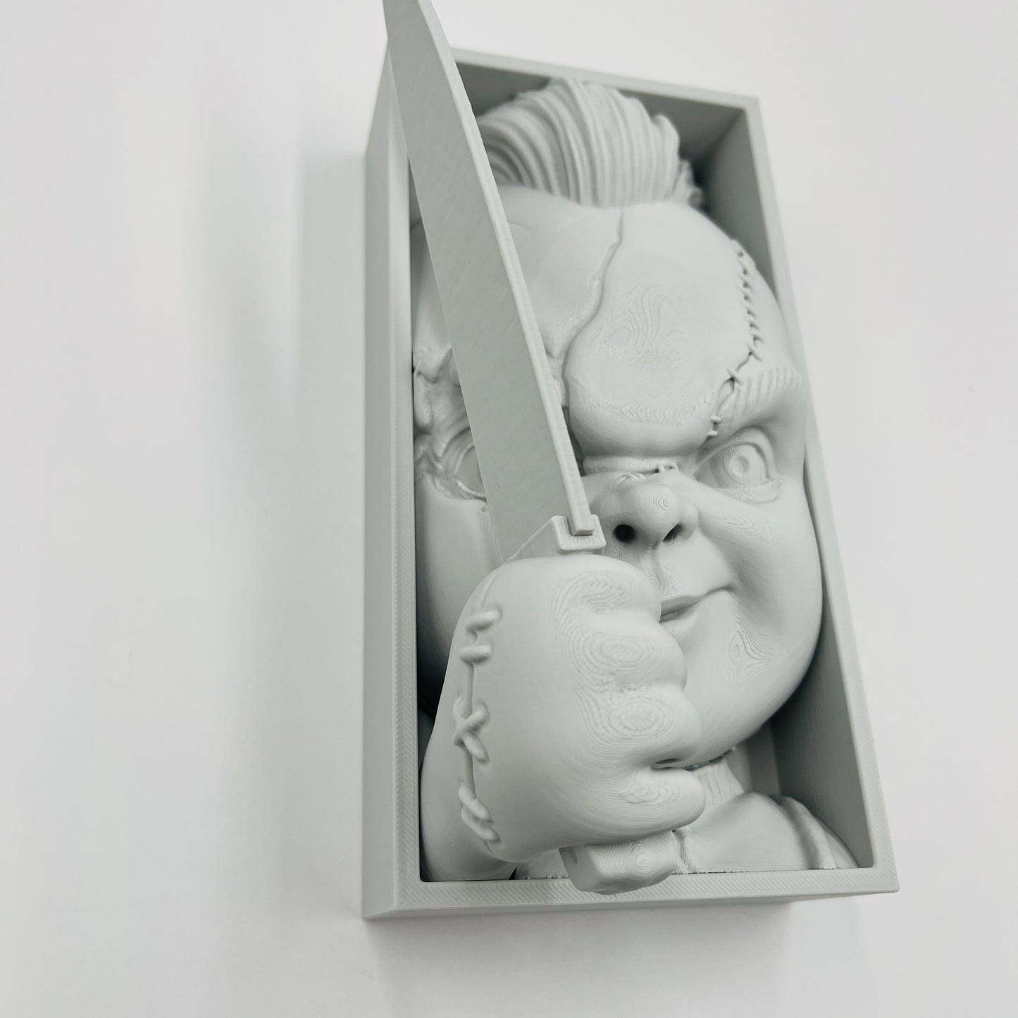 Chucky “Knife Peek” Book Nook – Fan Art