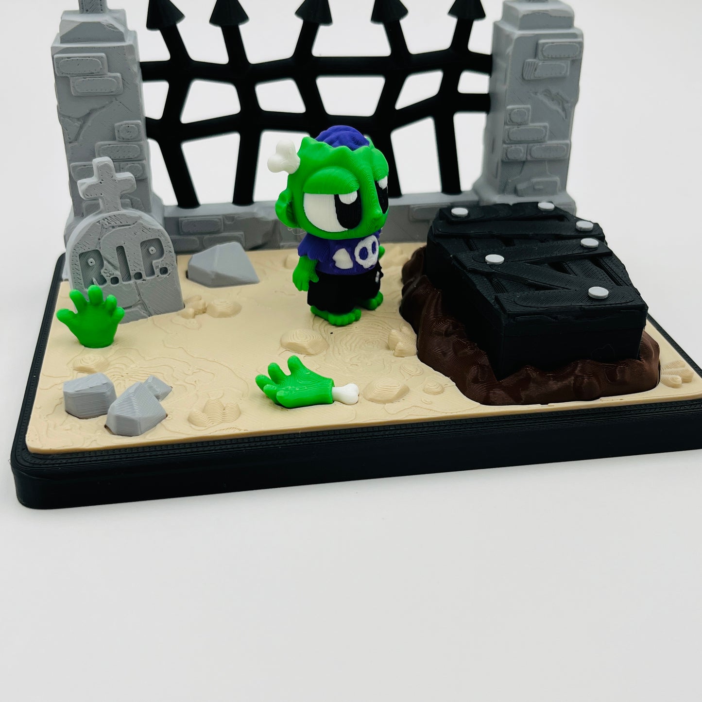 Zombie Graveyard Diorama with Coffin & Accessories – 3D_Flexi_Forge