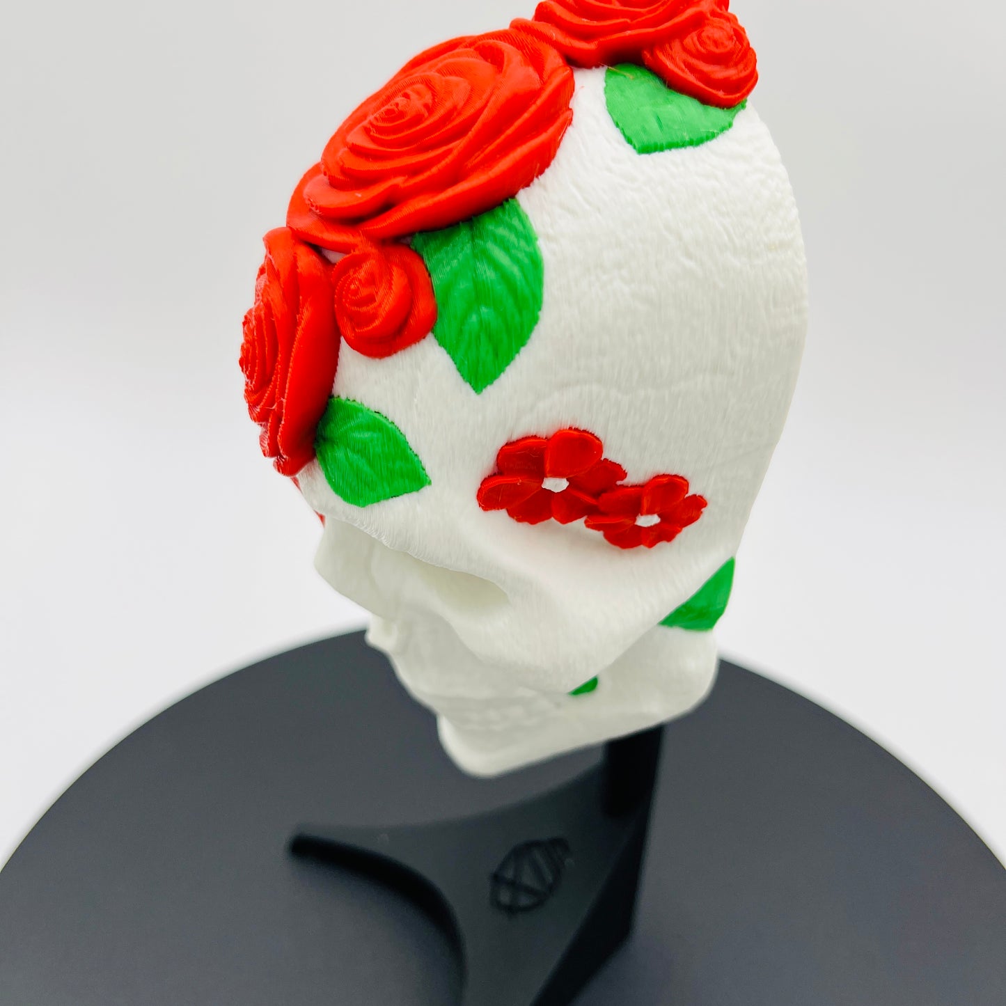 Rose-Embellished Skull – Wall Art or Table Display (Hardware Included)