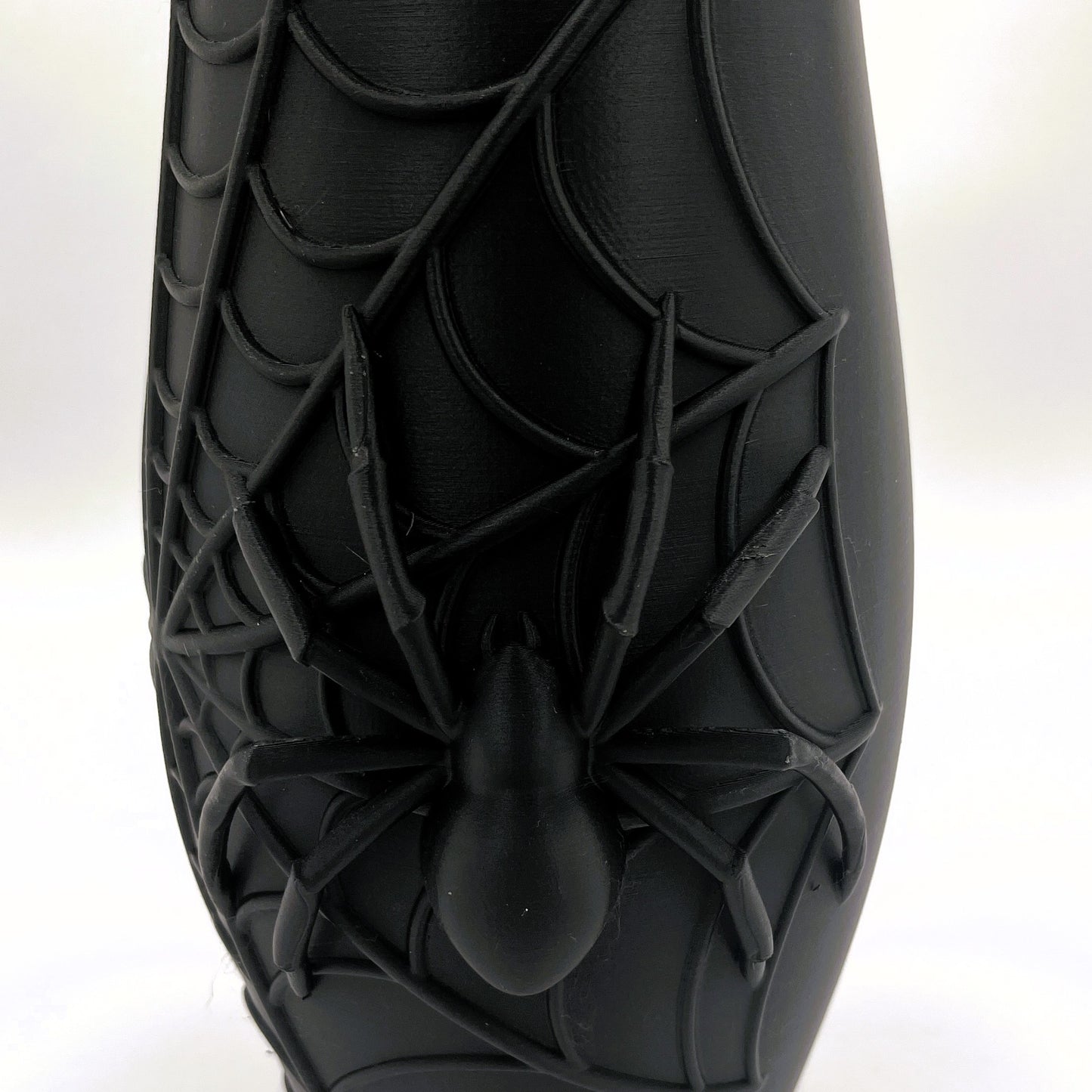Spider Web Vase — Matte Black