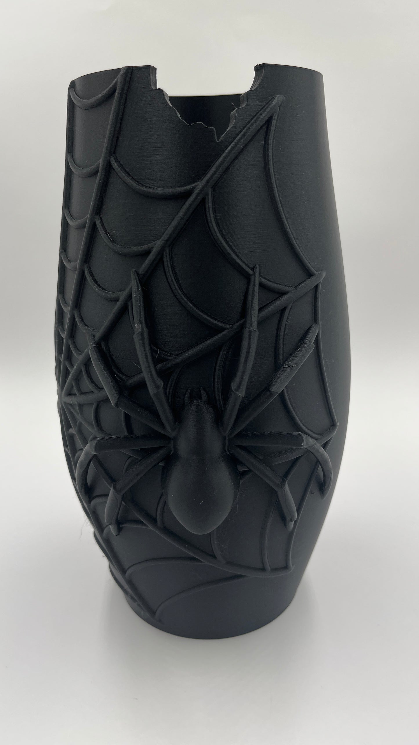 Spider Web Vase — Matte Black