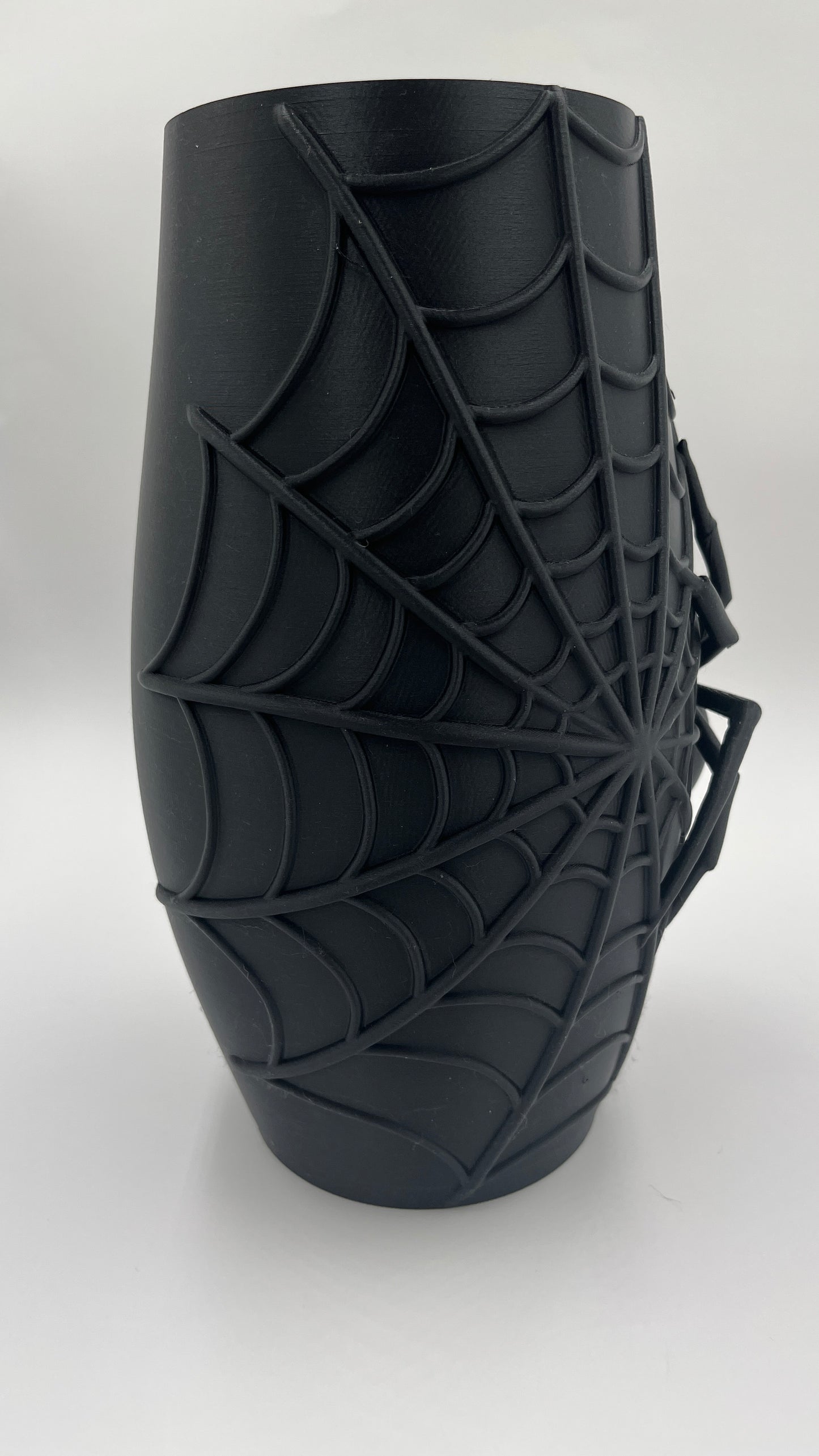 Spider Web Vase — Matte Black