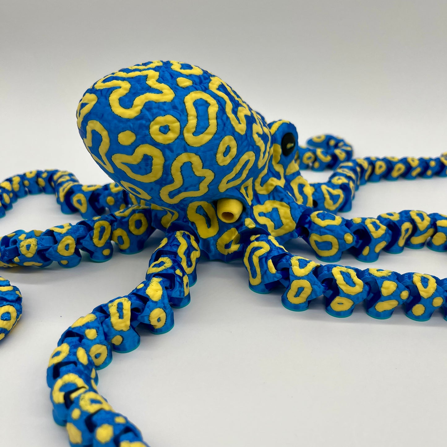 Blue & Yellow Ringed Octopus (Poseable) Figurine