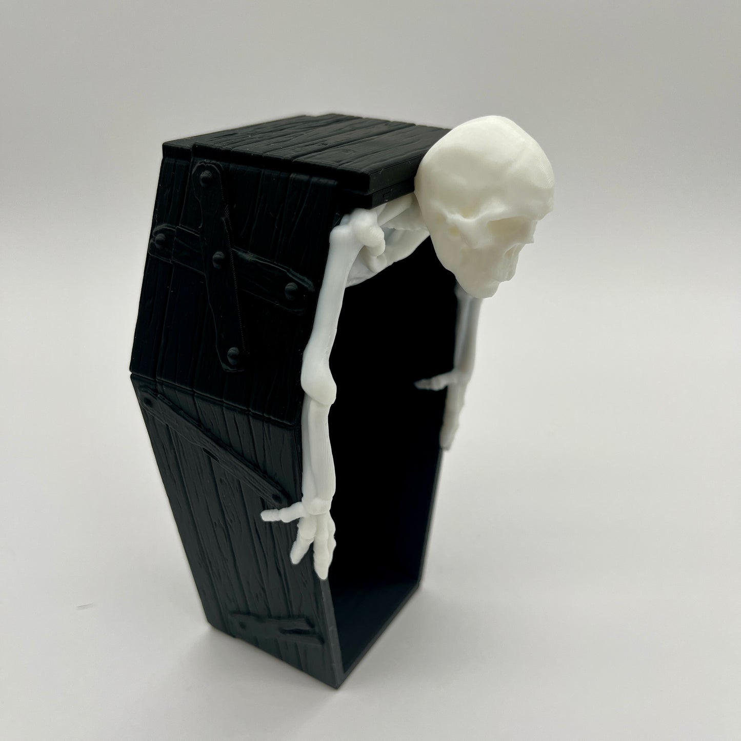 DeathTub Candy Holder – Halloween Skeleton Coffin Décor