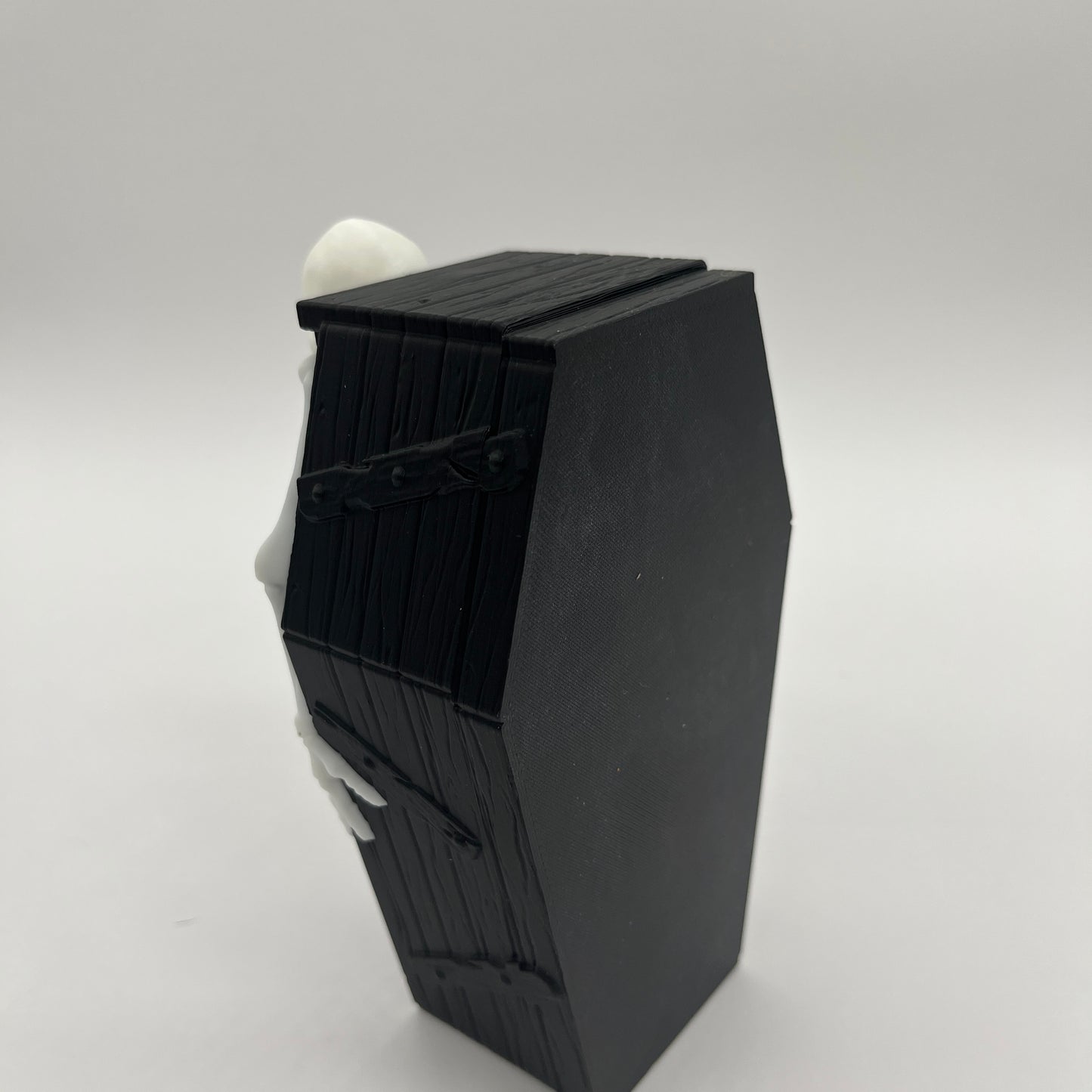 DeathTub Candy Holder – Halloween Skeleton Coffin Décor