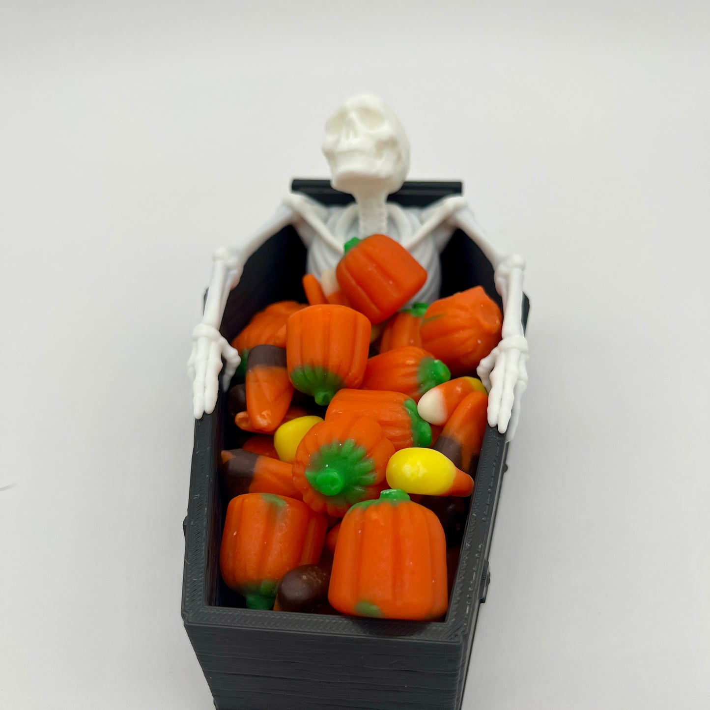 DeathTub Candy Holder – Halloween Skeleton Coffin Décor