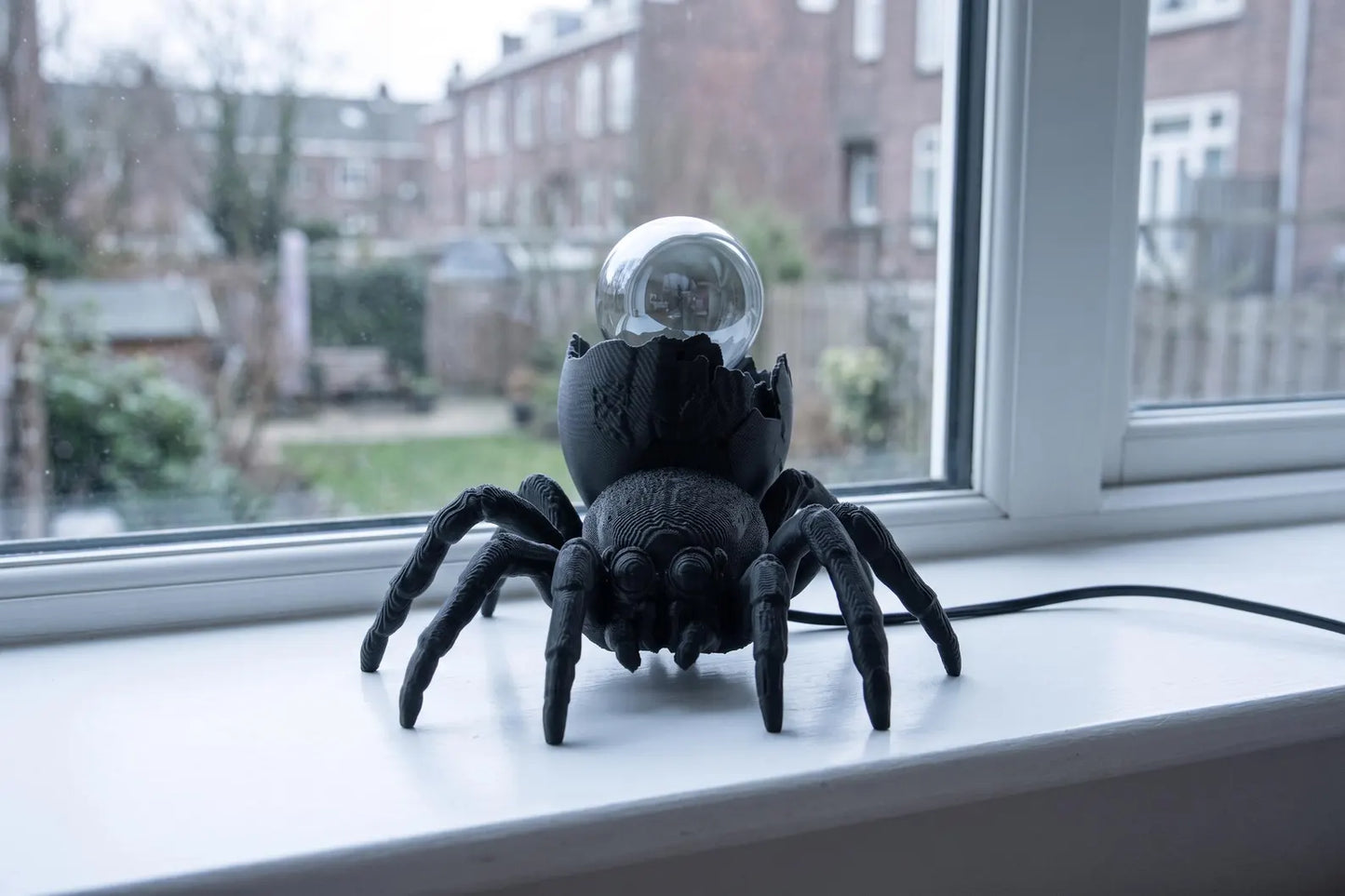 Spider Table Lamp – Gothic Sculptural Desk Light