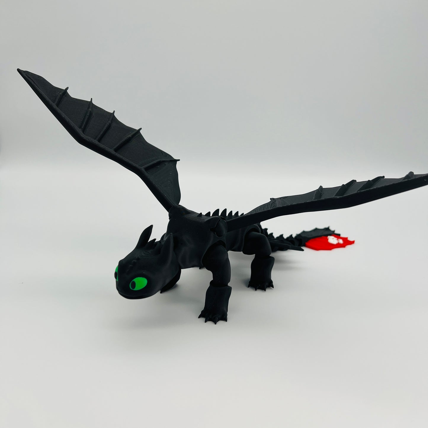 Night-Fury Fan Dragon — Matte Black Figurine (Articulated Wings)