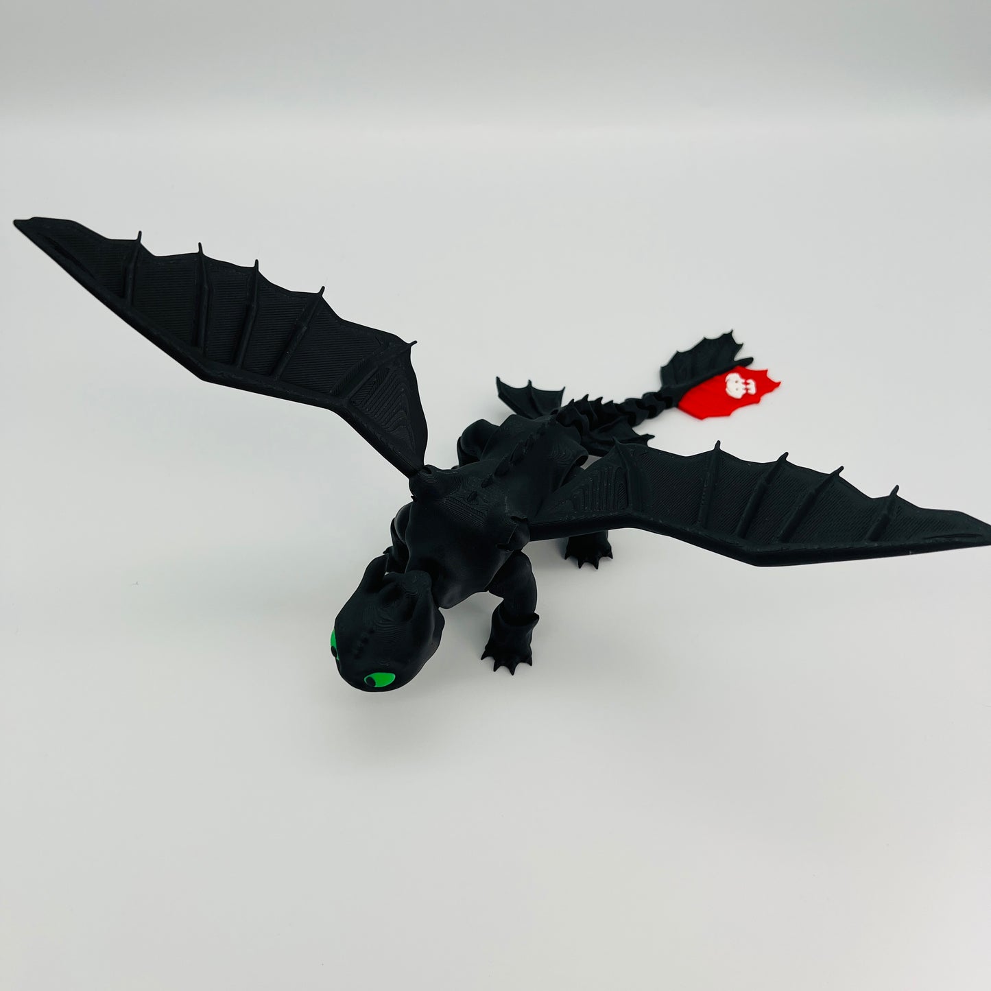 Night-Fury Fan Dragon — Matte Black Figurine (Articulated Wings)