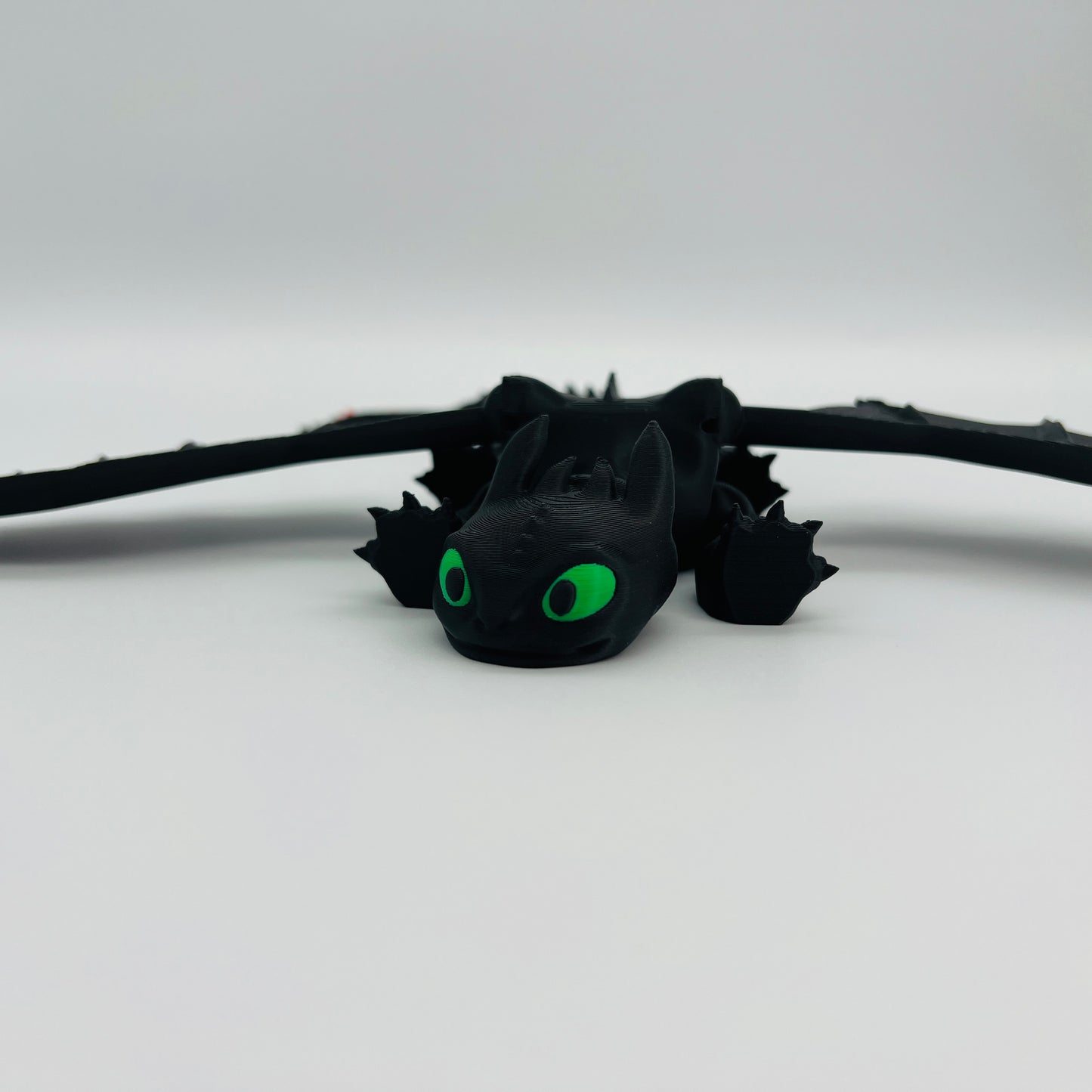 Night-Fury Fan Dragon — Matte Black Figurine (Articulated Wings)