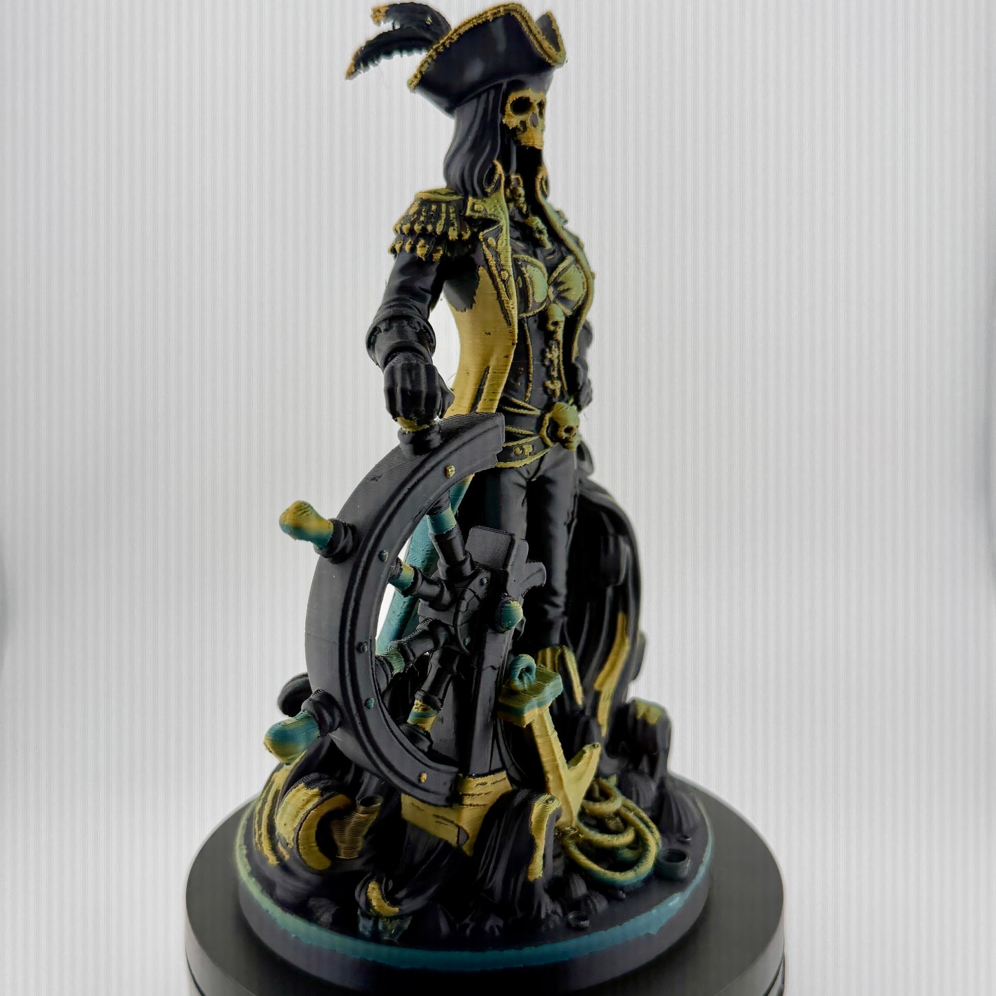 Pirate Queen Skeleton Home Decor Statue – Gothic Nautical Decor
