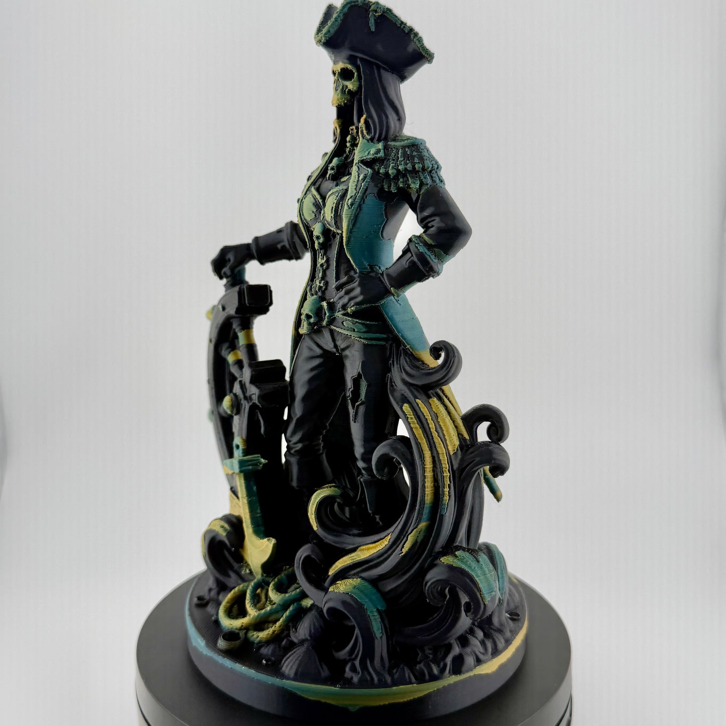 Pirate Queen Skeleton Home Decor Statue – Gothic Nautical Decor