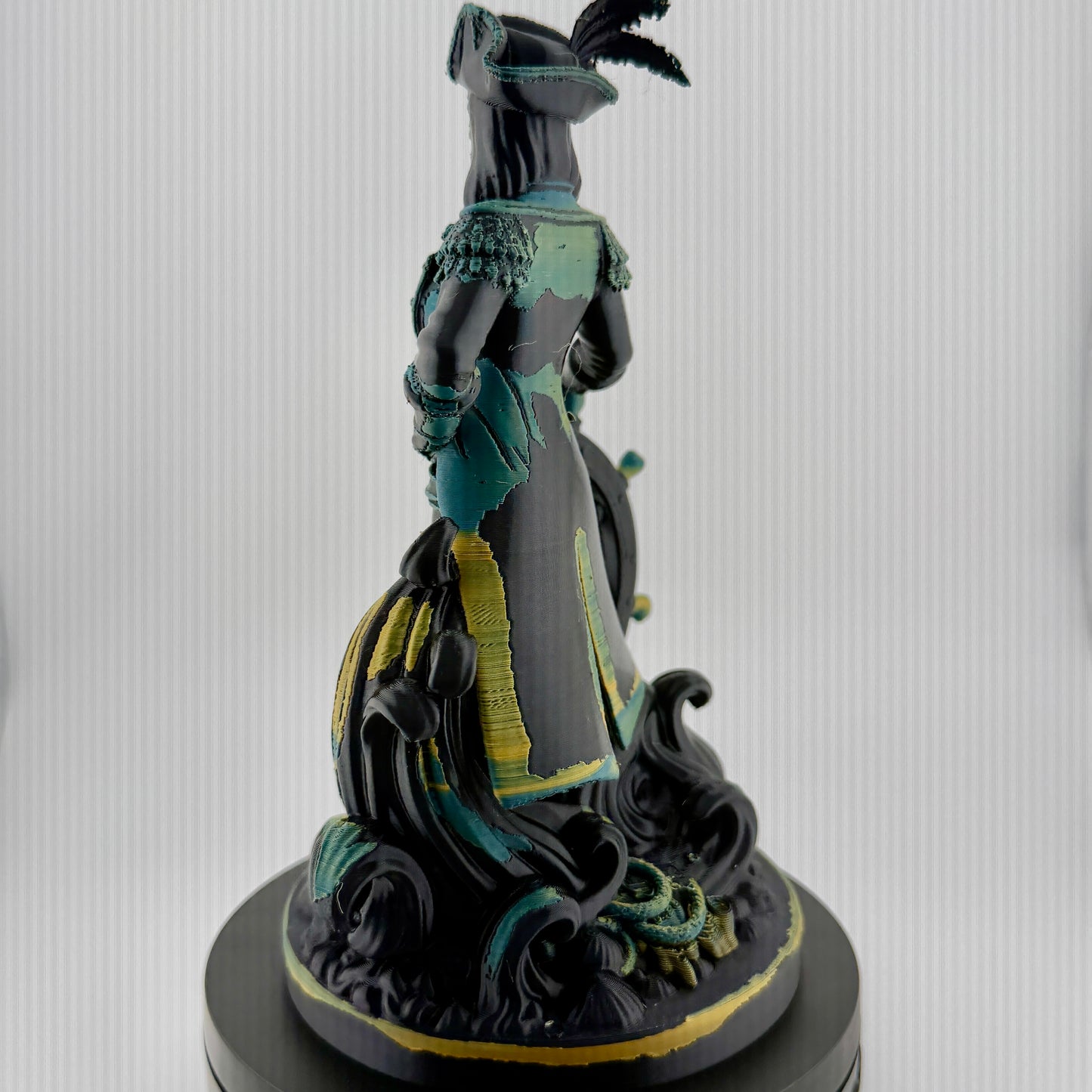 Pirate Queen Skeleton Home Decor Statue – Gothic Nautical Decor