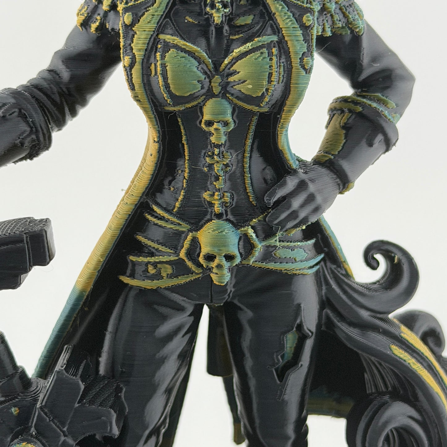 Pirate Queen Skeleton Home Decor Statue – Gothic Nautical Decor