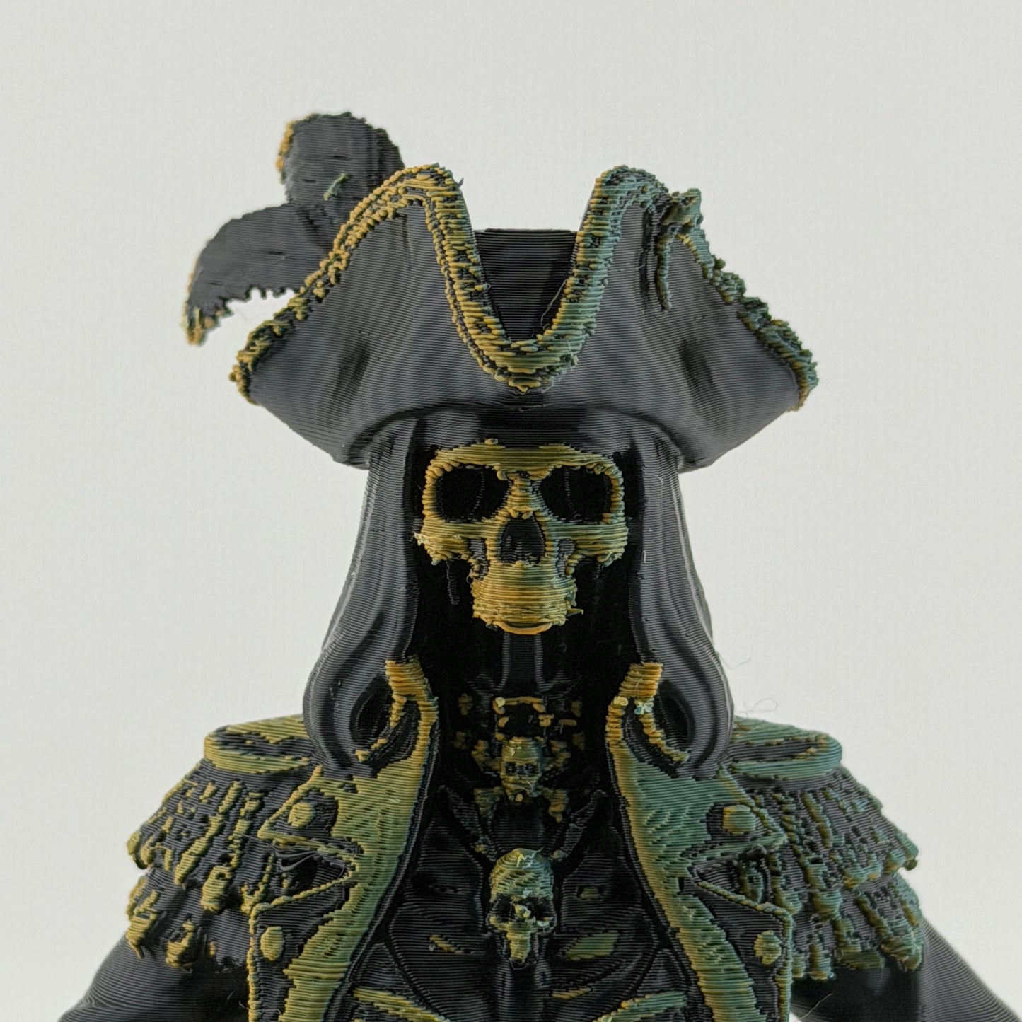 Pirate Queen Skeleton Home Decor Statue – Gothic Nautical Decor