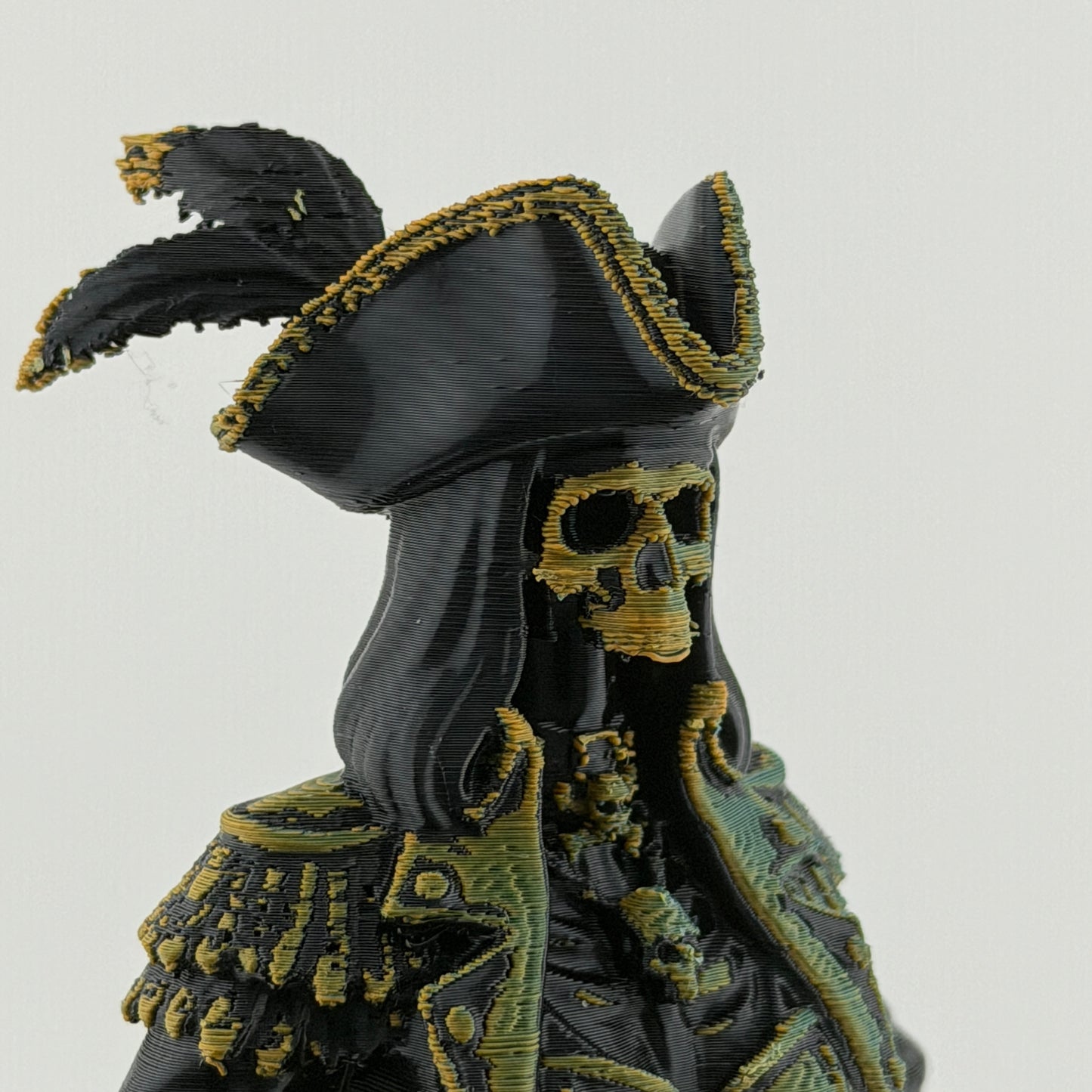 Pirate Queen Skeleton Home Decor Statue – Gothic Nautical Decor