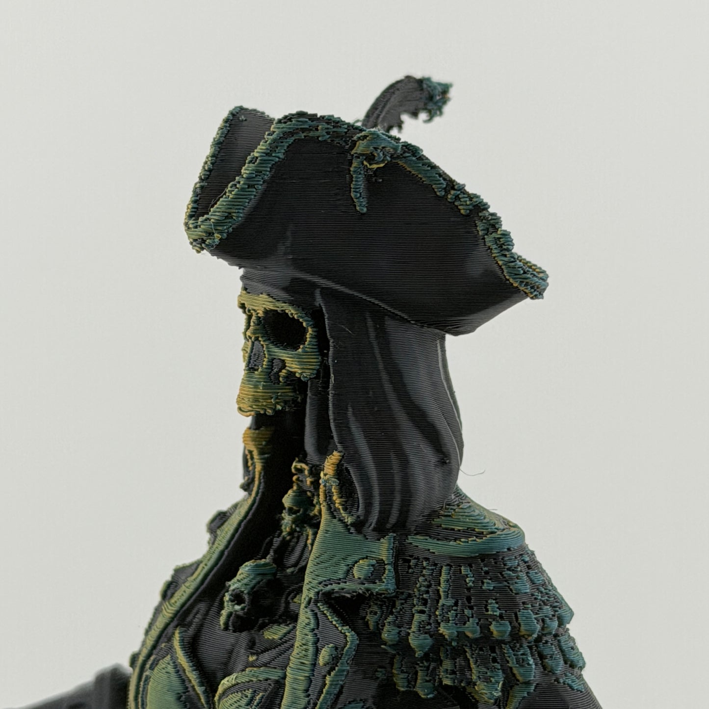 Pirate Queen Skeleton Home Decor Statue – Gothic Nautical Decor