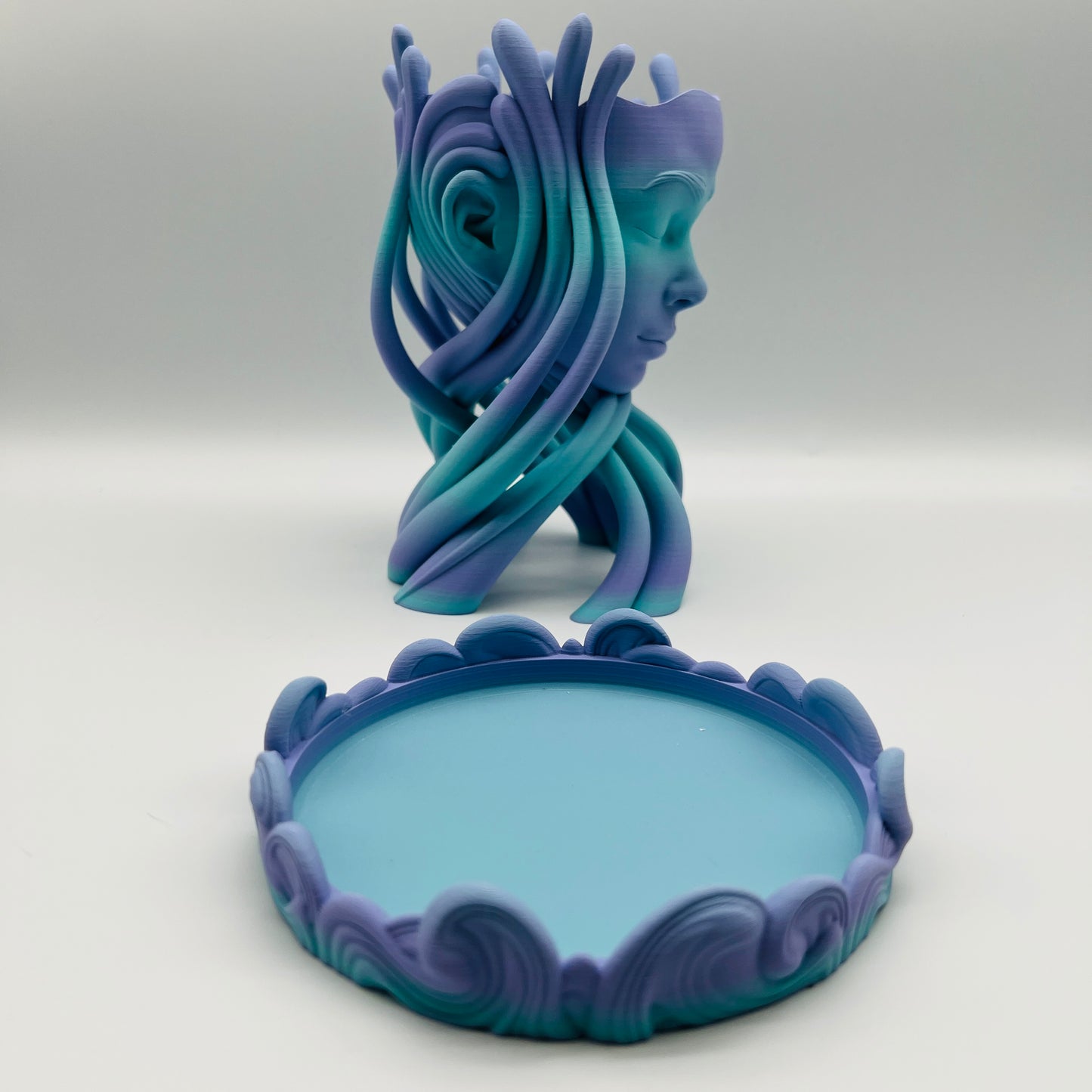 Dreamwave Muse Abstract Head Planter with Drip Tray