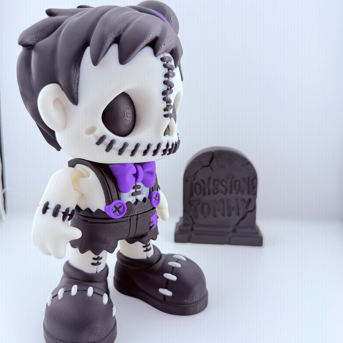 Tombstone Tommy Super-Sized – Creepy Gothic Character with Tombstone