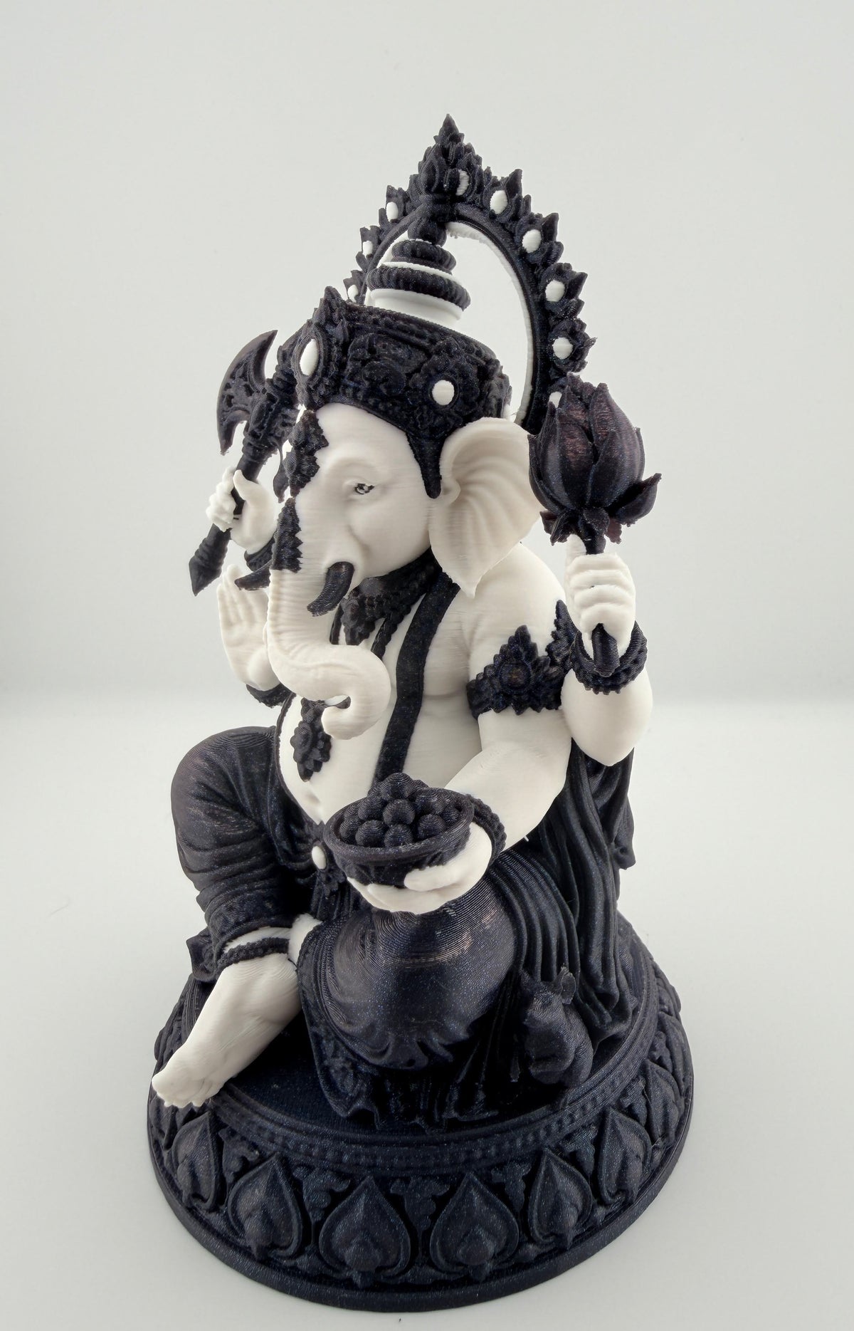 Ganesha – Lord of Wisdom Statue, Titanium and White Spiritual Décor