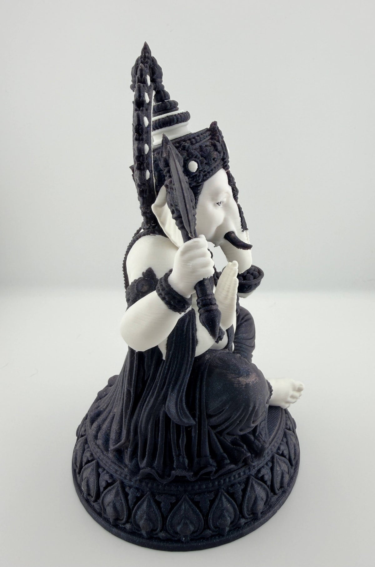 Ganesha – Lord of Wisdom Statue, Titanium and White Spiritual Décor
