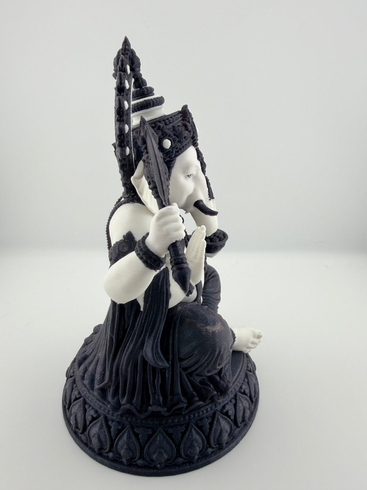Ganesha – Lord of Wisdom Statue, Titanium and White Spiritual Décor