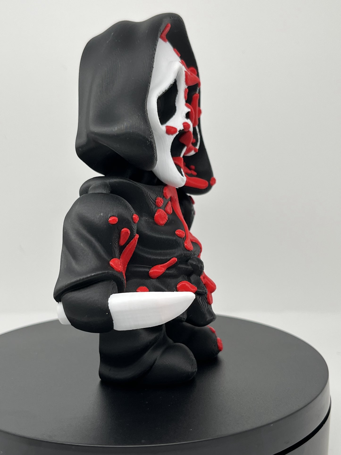 Ghostface Horror Fan Art Figurine – Mask with Blood Splatter | Collectible Display