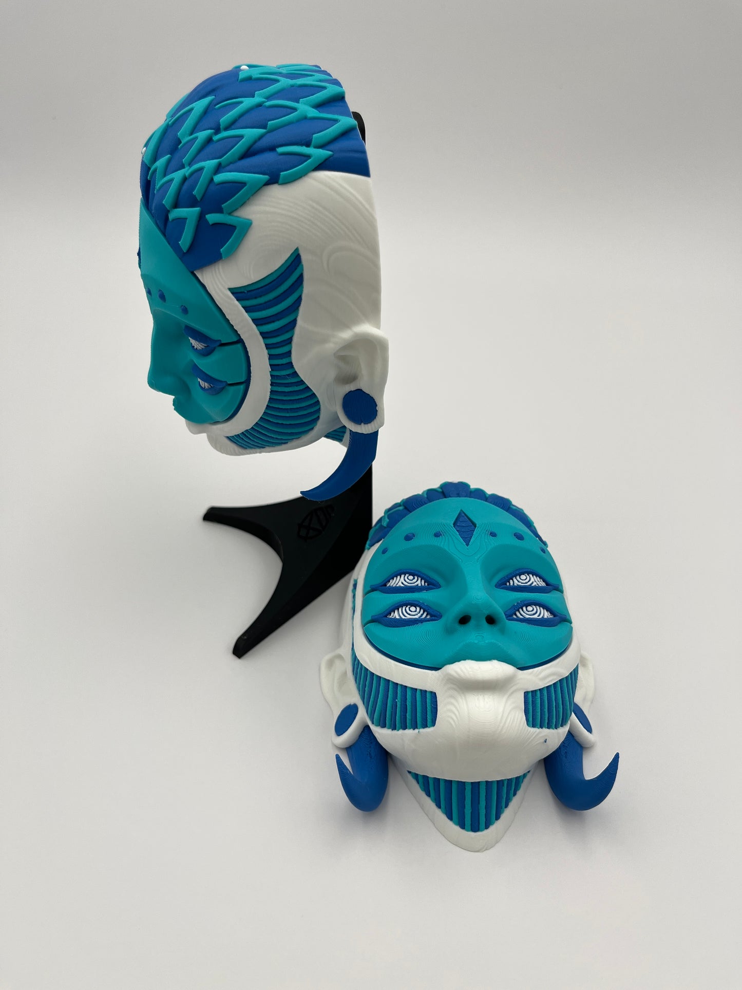 Arlequín Art Mask – Wall Mount or Free-Stand Display