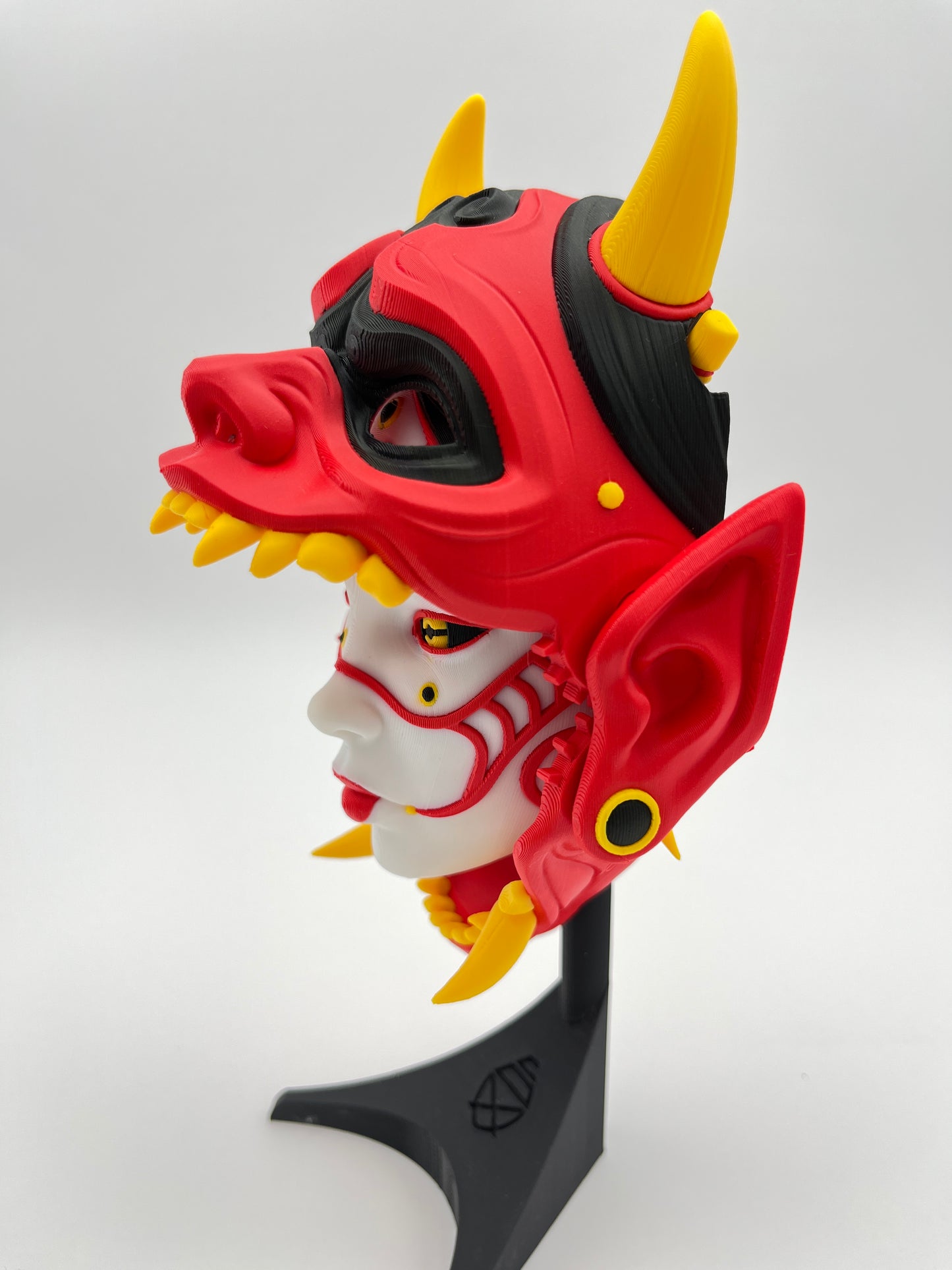 Oni_no_Geisha – Modular Mask Display (Wall or Tabletop)
