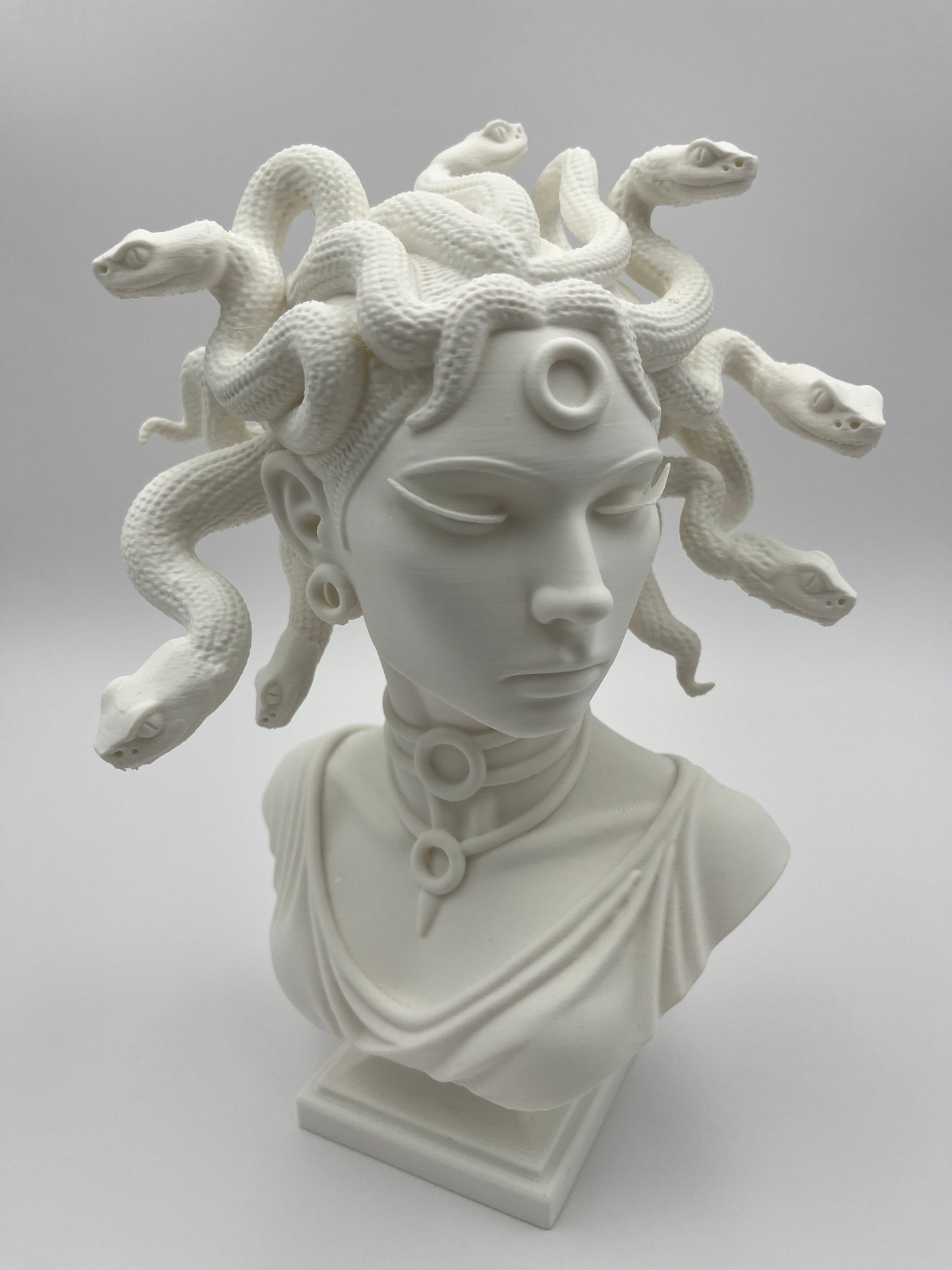 Medusa Bust – Mythic Shelf Sculpture