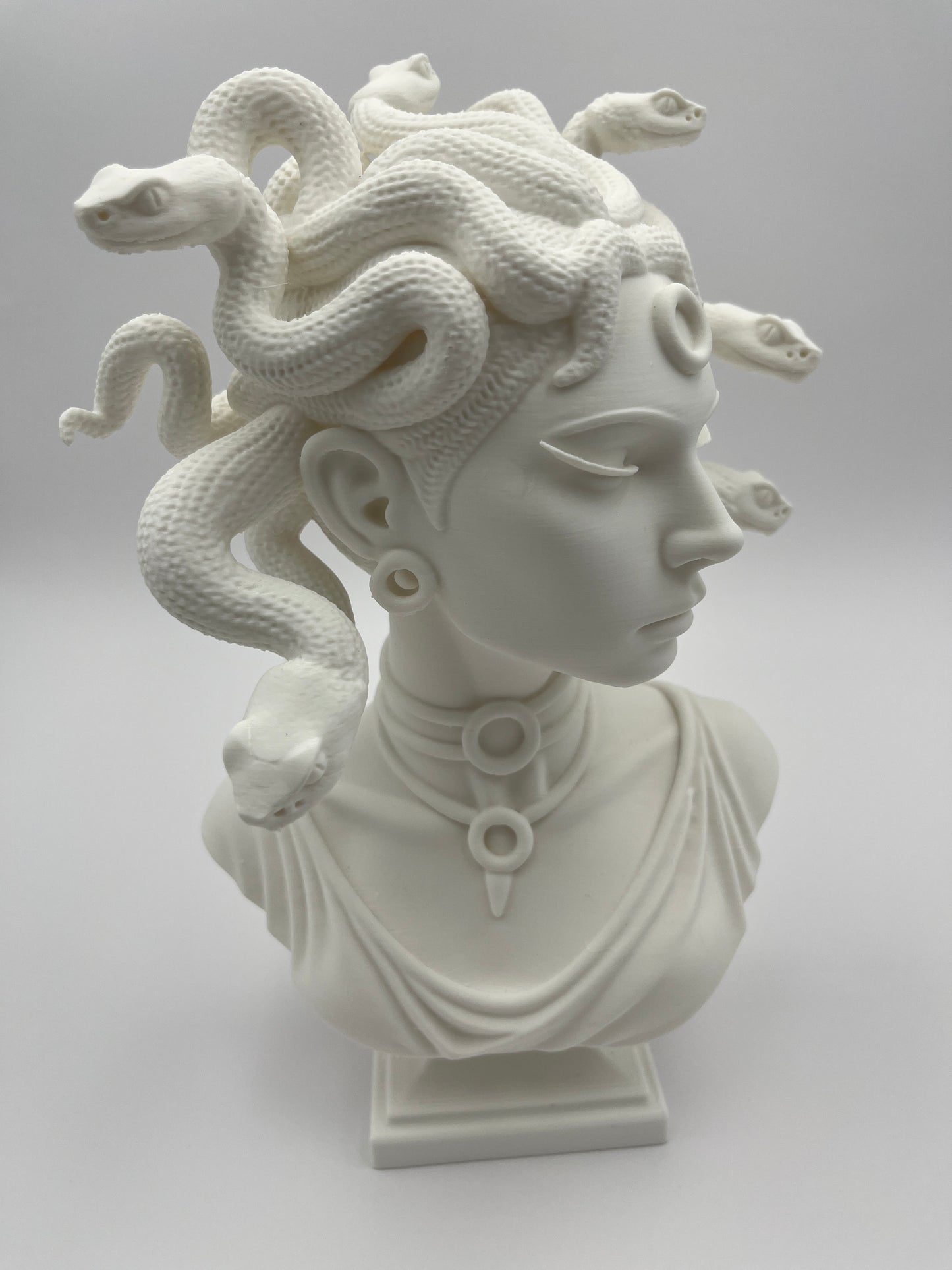 Medusa Bust – Mythic Shelf Sculpture