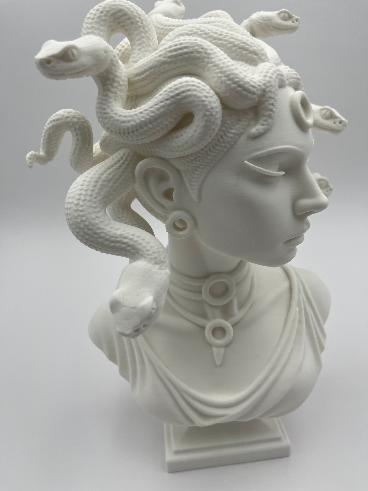 Medusa Bust – Mythic Shelf Sculpture
