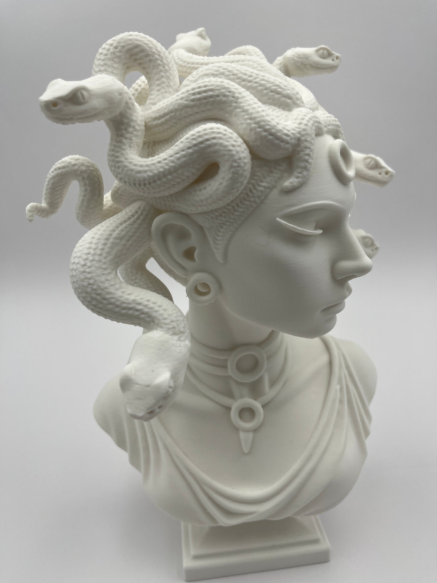 Medusa Bust – Mythic Shelf Sculpture