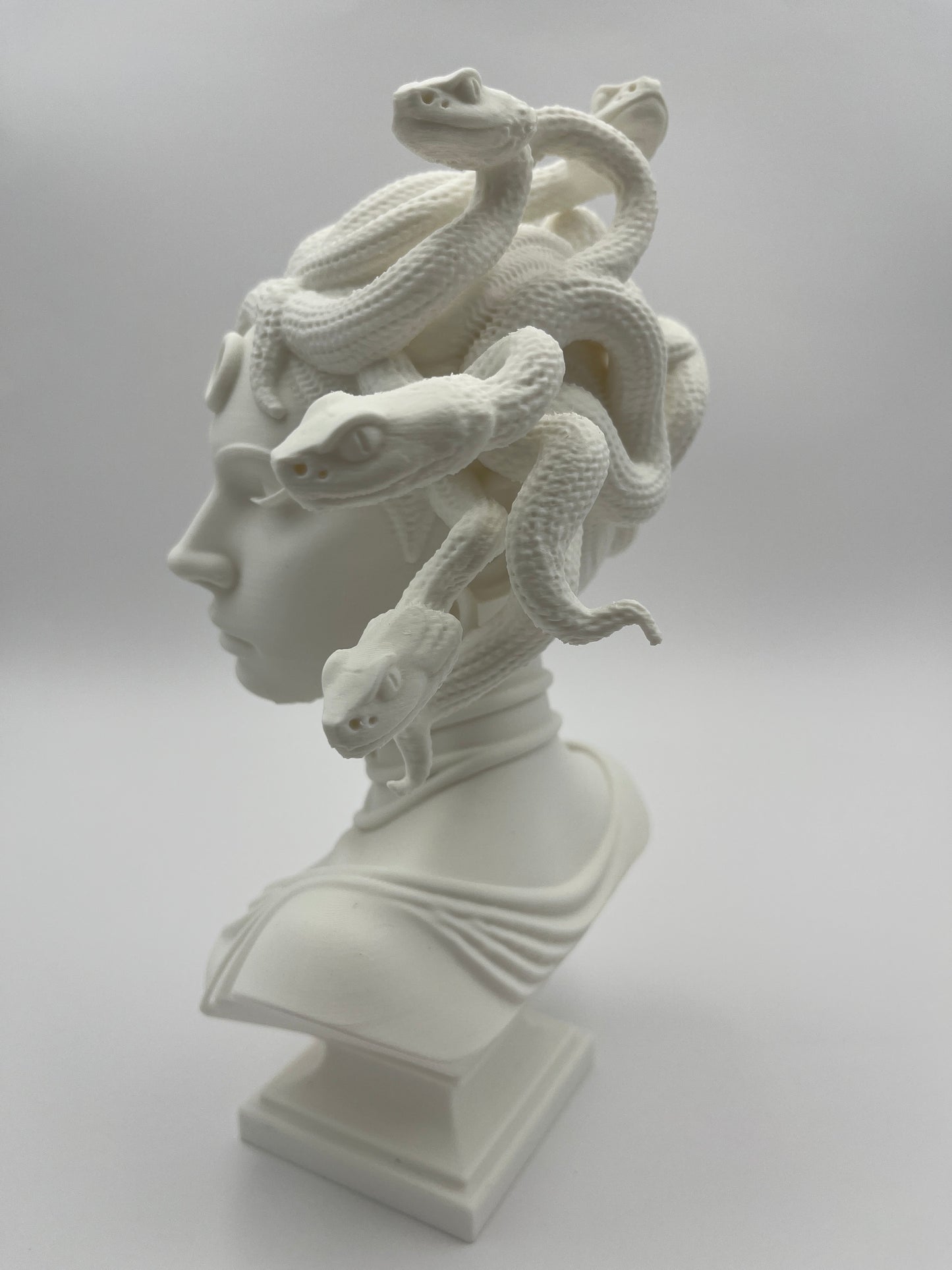 Medusa Bust – Mythic Shelf Sculpture