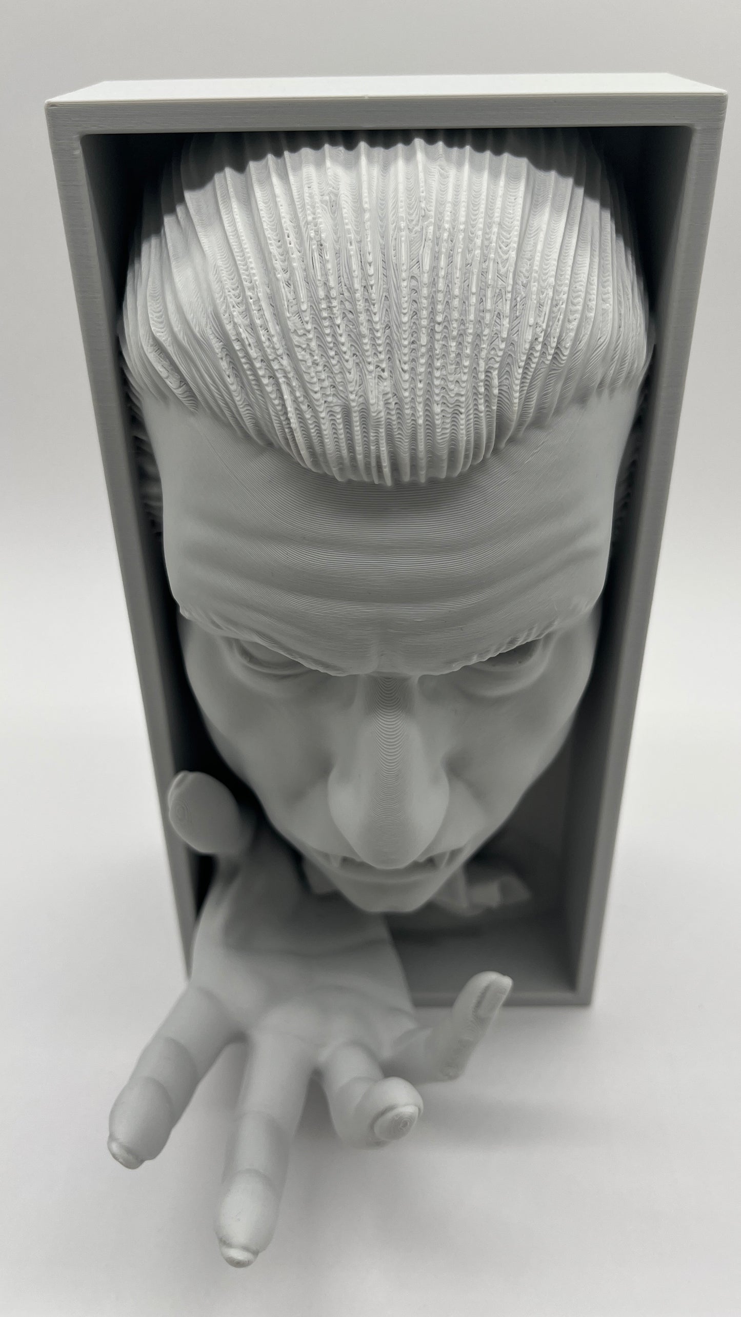 Dracule Book Nook – Gothic Vampire Shelf Decor