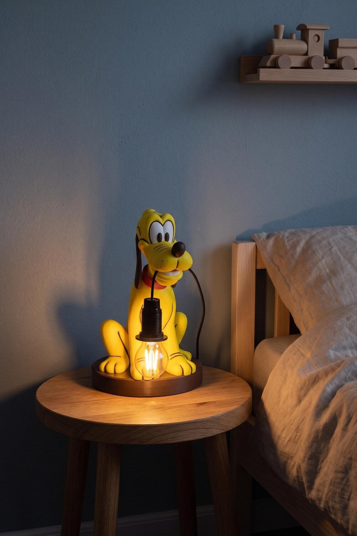 Playful Yellow Dog Table Lamp – Cartoon-Inspired Desk Light
