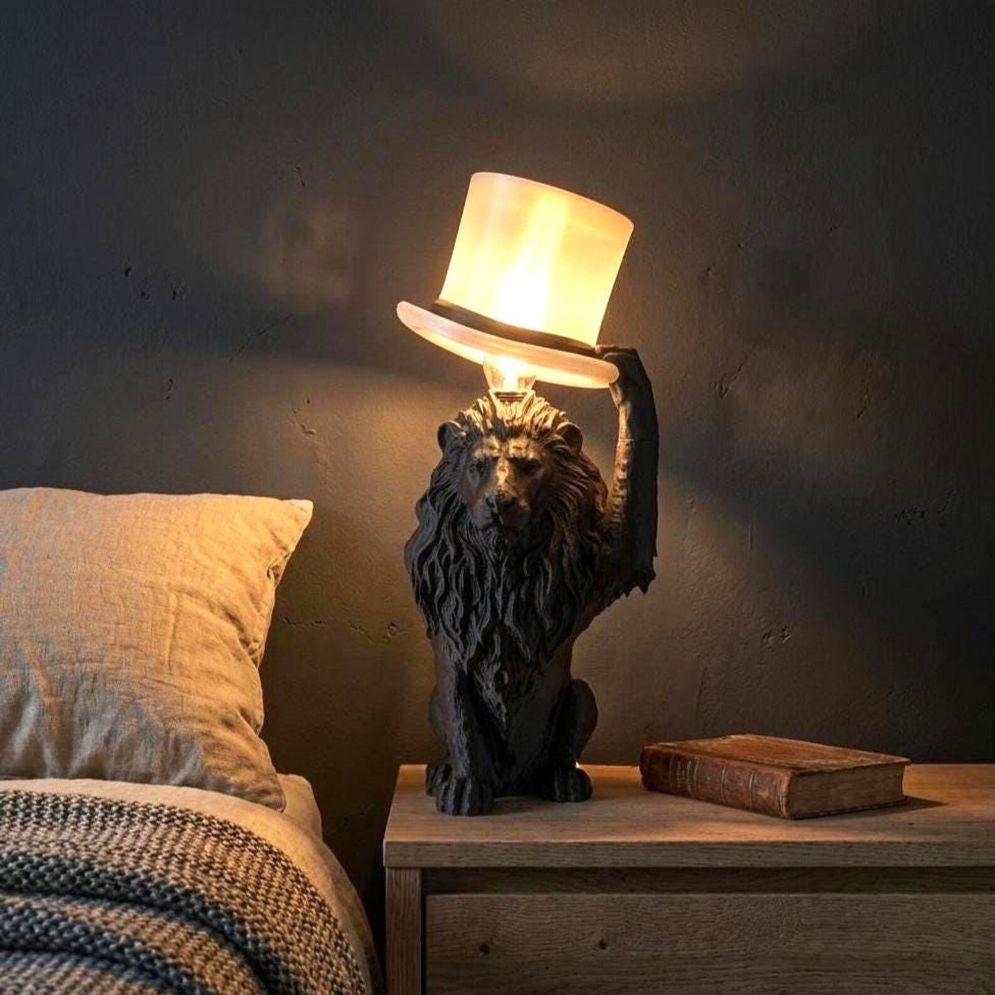 Lion Table Lamp – Animal Desk Lamp, 3D Printed Sculptural Lighting