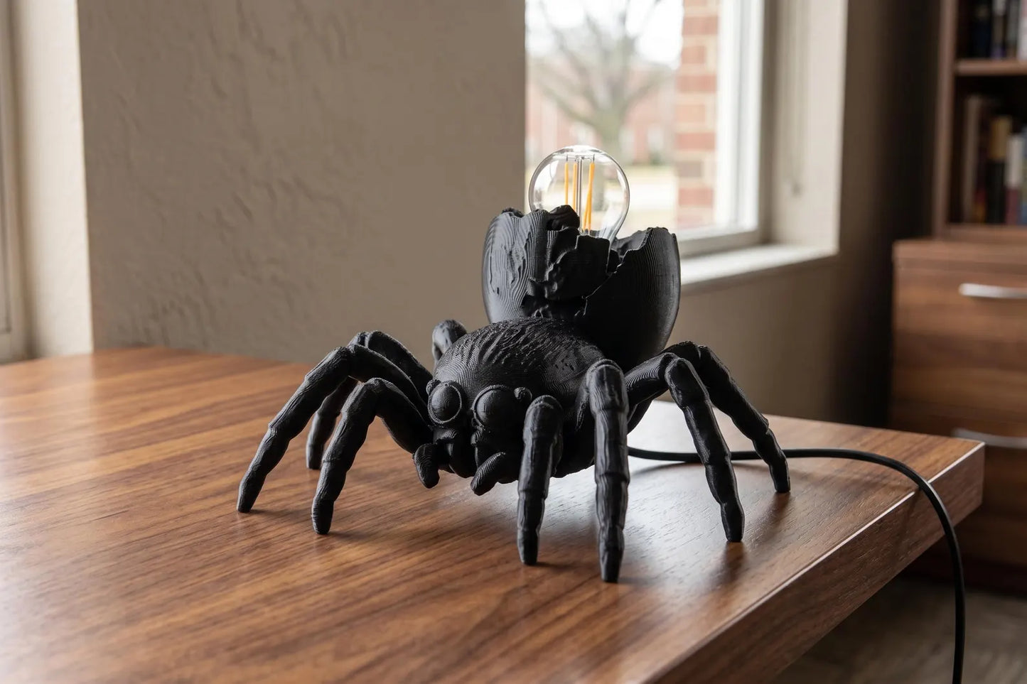 Spider Table Lamp – Gothic Sculptural Desk Light
