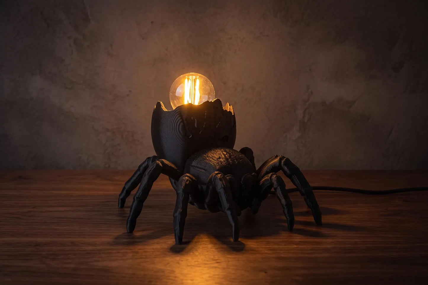 Spider Table Lamp – Gothic Sculptural Desk Light