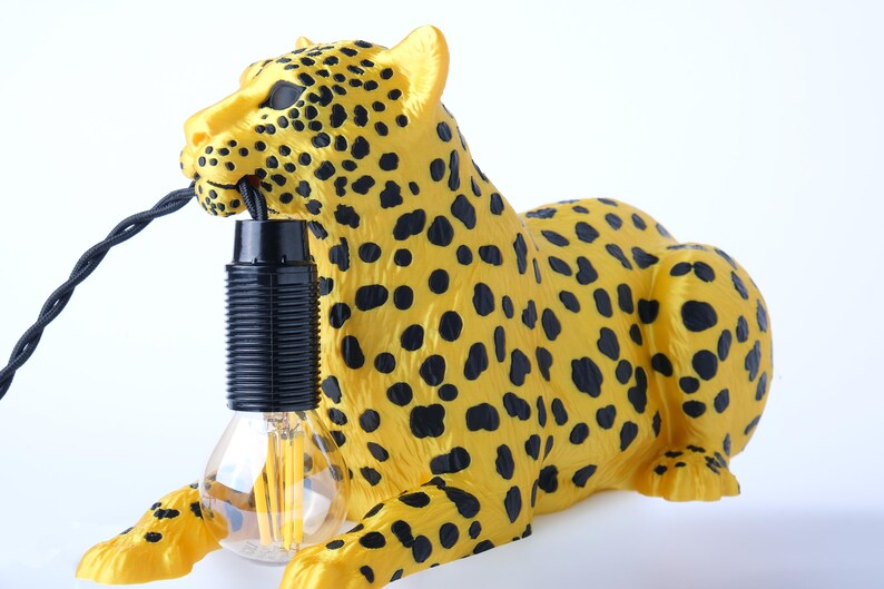 Leopard Table Lamp – Playful Safari Desk Lighting