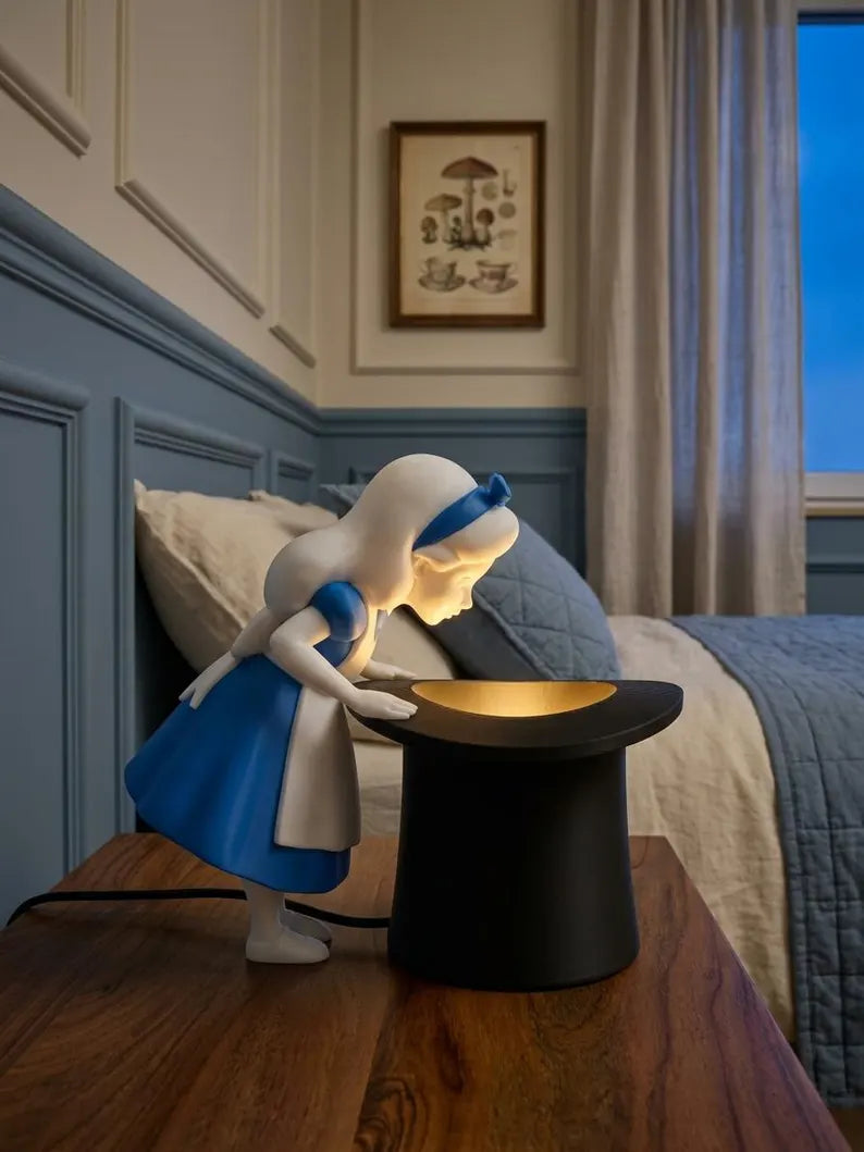 Wonderland Magic Hat Table Lamp – Storybook Fantasy Desk Light