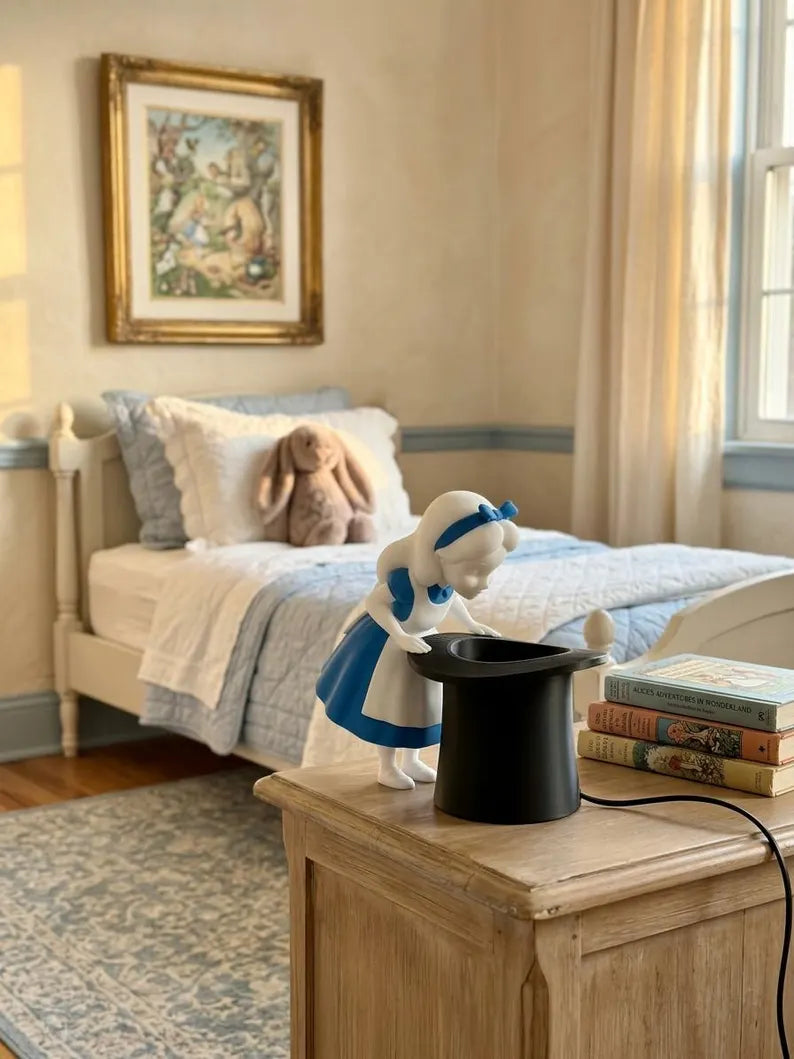 Wonderland Magic Hat Table Lamp – Storybook Fantasy Desk Light