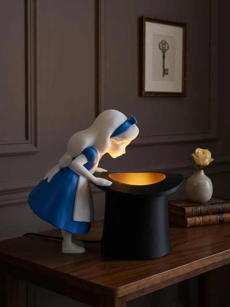 Wonderland Magic Hat Table Lamp – Storybook Fantasy Desk Light