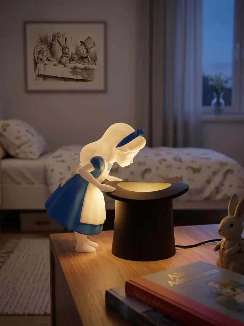 Wonderland Magic Hat Table Lamp – Storybook Fantasy Desk Light
