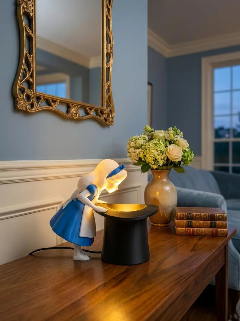 Wonderland Magic Hat Table Lamp – Storybook Fantasy Desk Light