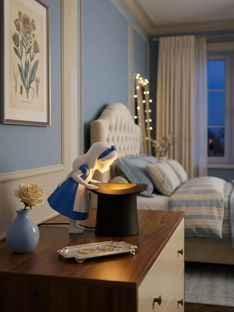 Wonderland Magic Hat Table Lamp – Storybook Fantasy Desk Light